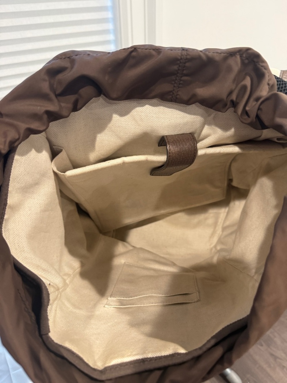 Gucci Beige GG Canvas Backpack with Green and Red Web - Picture 4 of 5